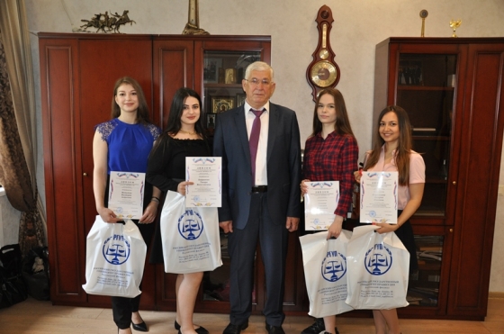 Директор Ростовского филиала, Гаврицкий А.В., провел награждение победителей Всероссийской олимпиады студентов «Фемида 2.0» 16 июня 2021 года